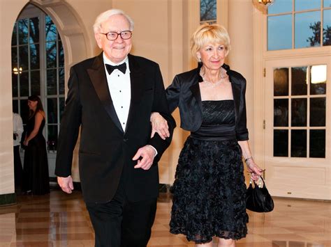 warren buffett wife.